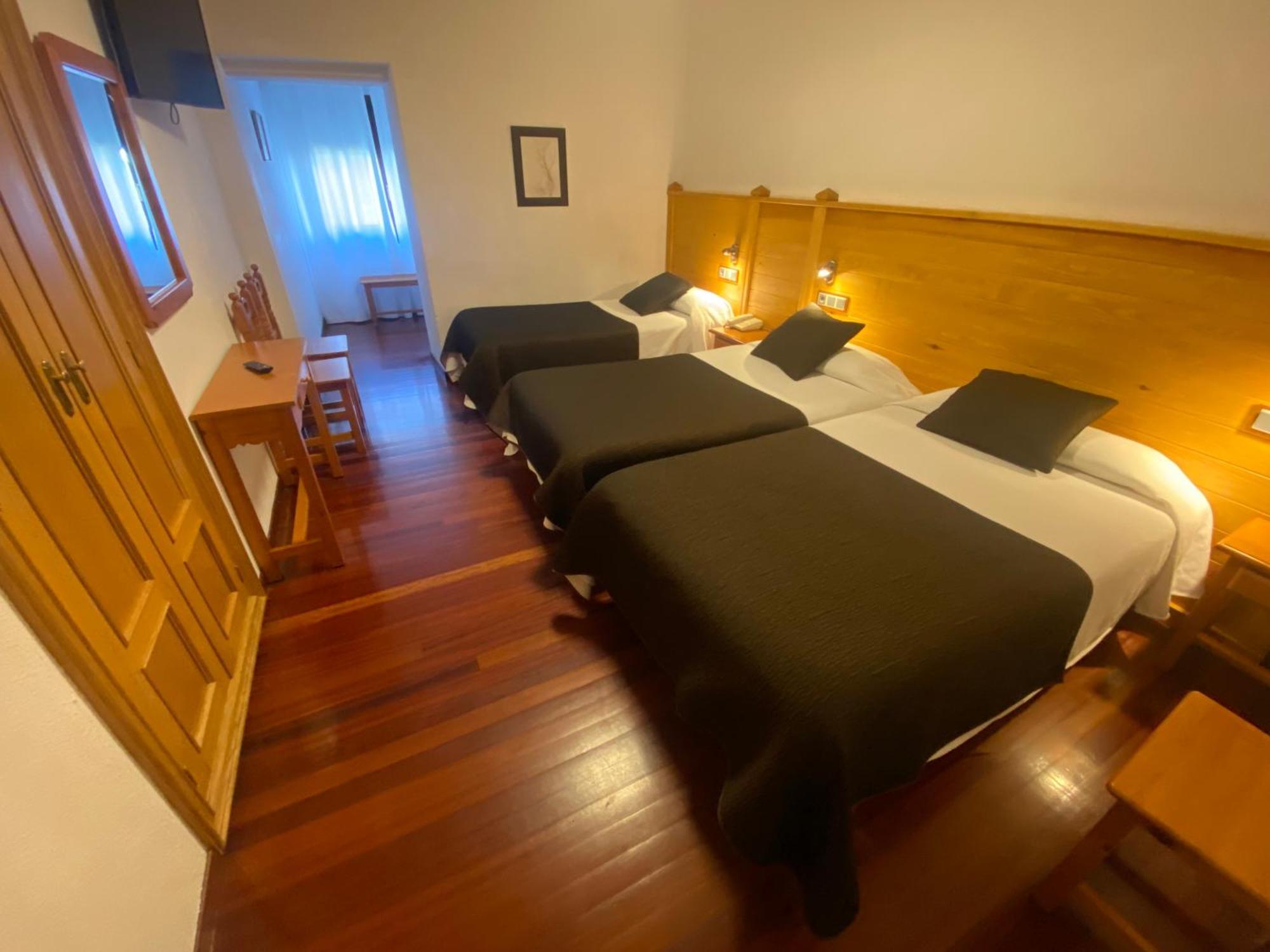 Hotel La Rambla 비에스카스 외부 사진