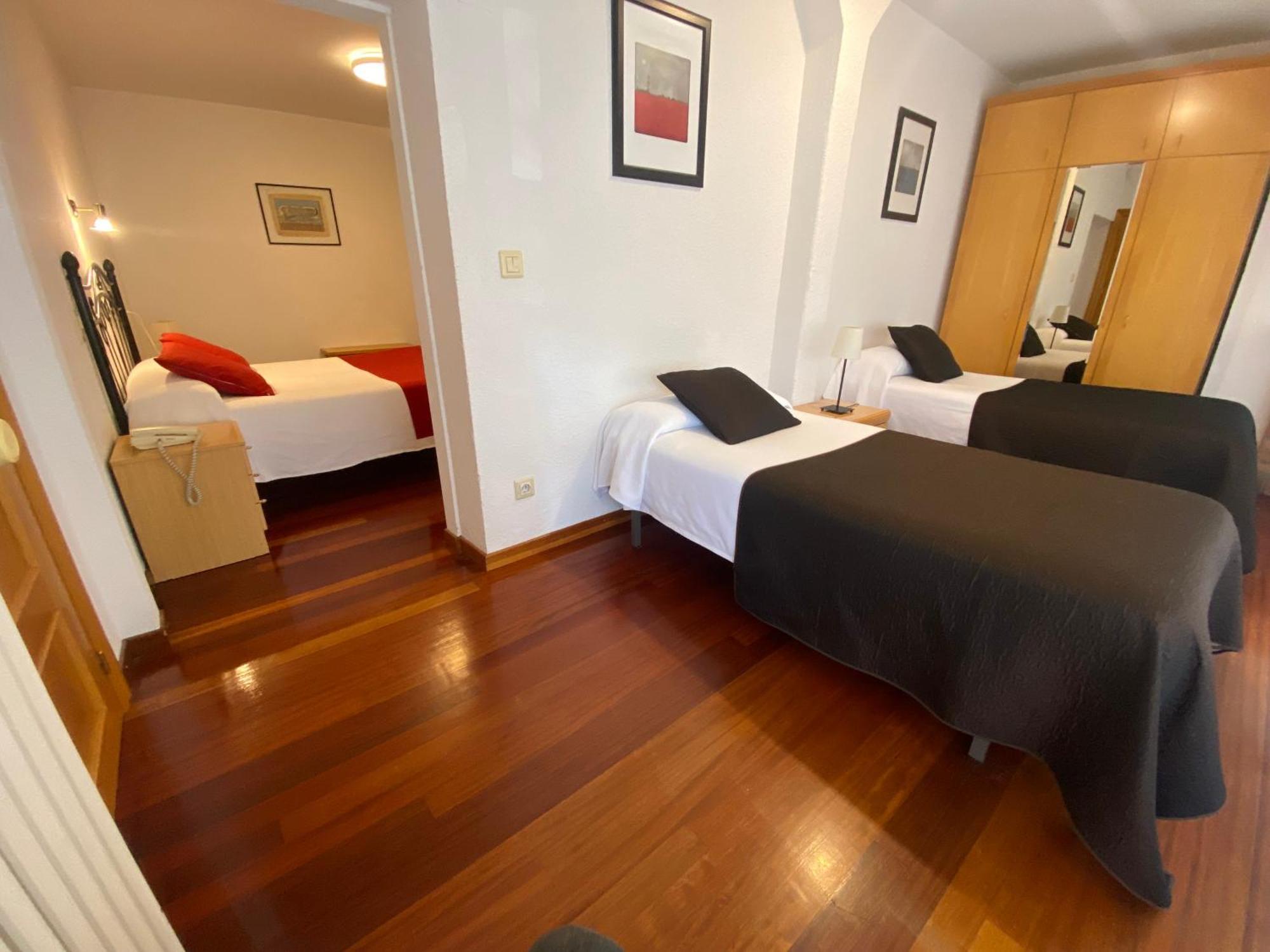Hotel La Rambla 비에스카스 외부 사진