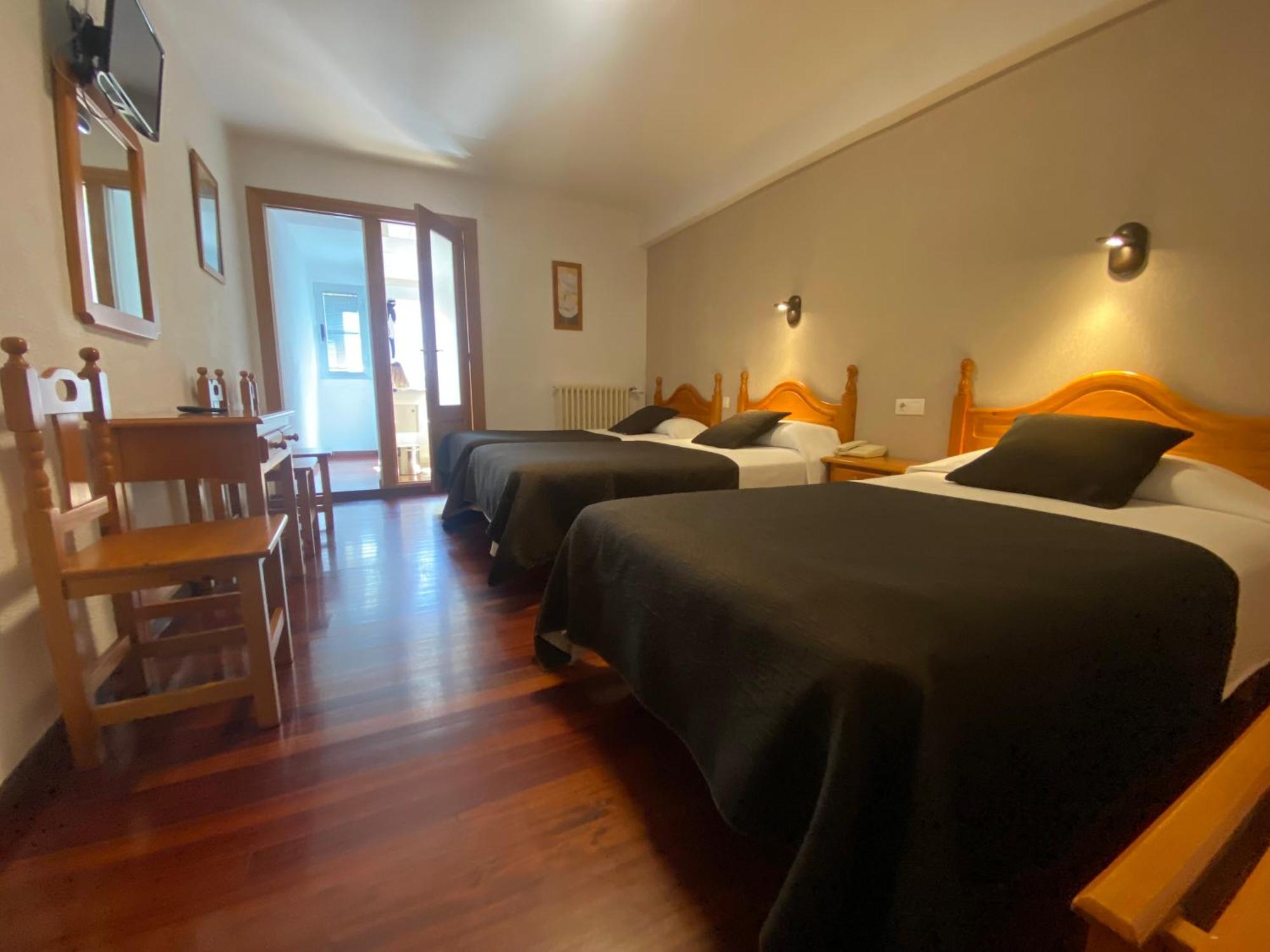 Hotel La Rambla 비에스카스 외부 사진