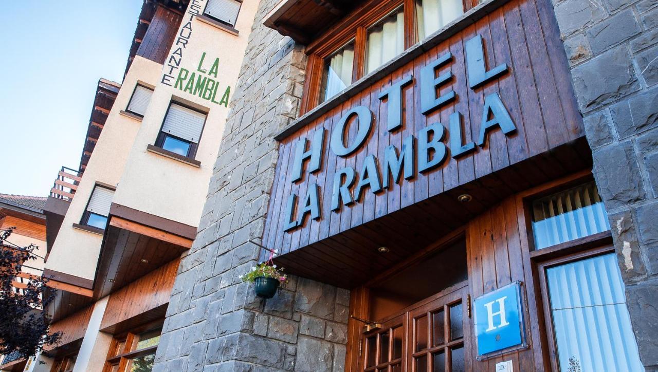 Hotel La Rambla 비에스카스 외부 사진